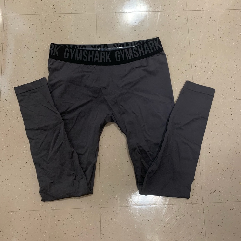 Gym shark leggings